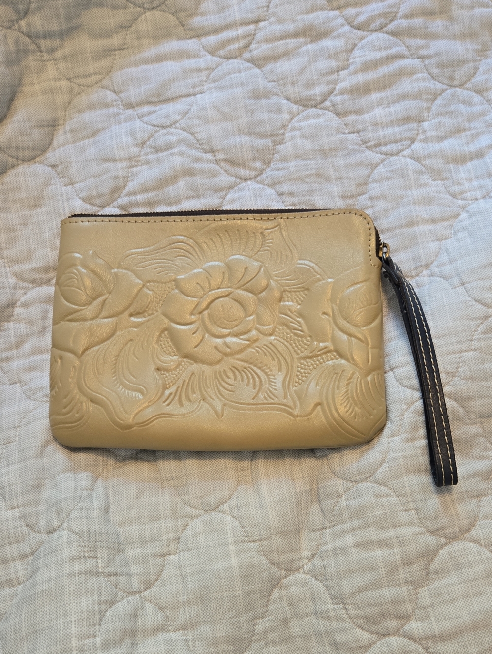 Embossed Patricia Nash Beige Floral Wristlet Pouch. Imaculate Condition.